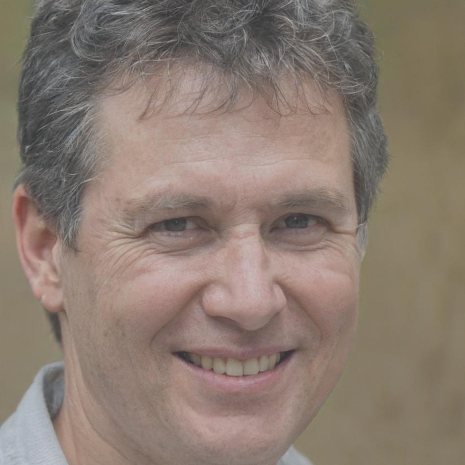 Portrait de Julien Mercier, expert en cybersécurité des infrastructures critiques