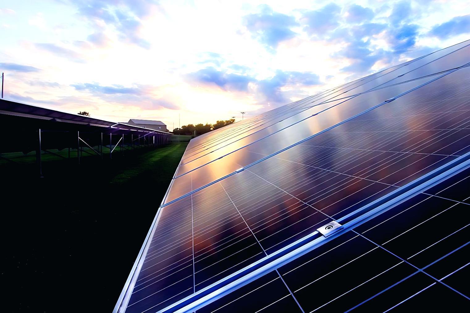 Équipe travaillant sur des technologies de réseau intelligent