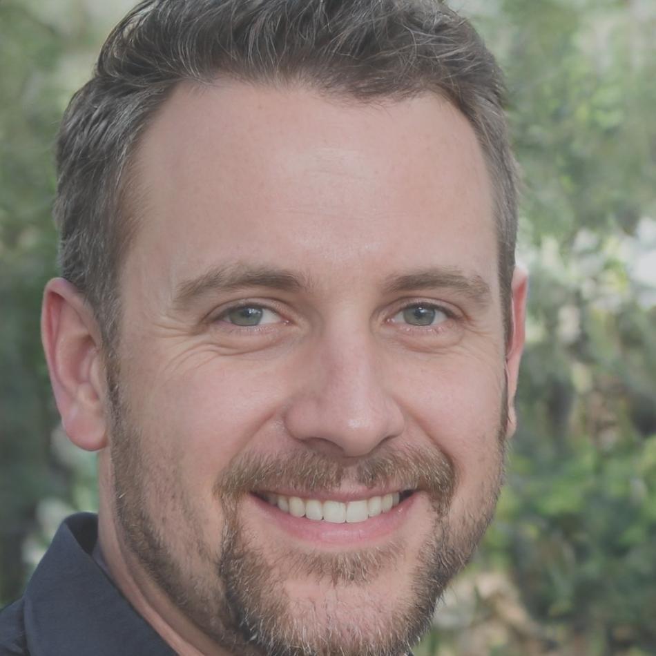 Participant du programme de formation travaillant sur des exercices pratiques de configuration réseau